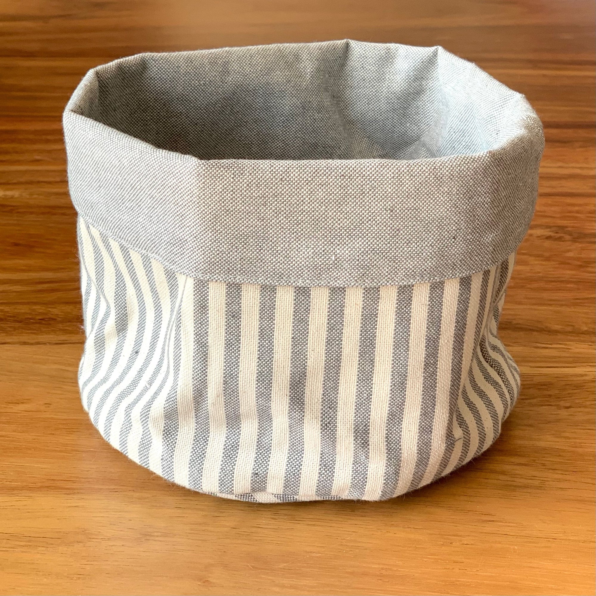 Stella Rayas Grises - Canasta para Pan