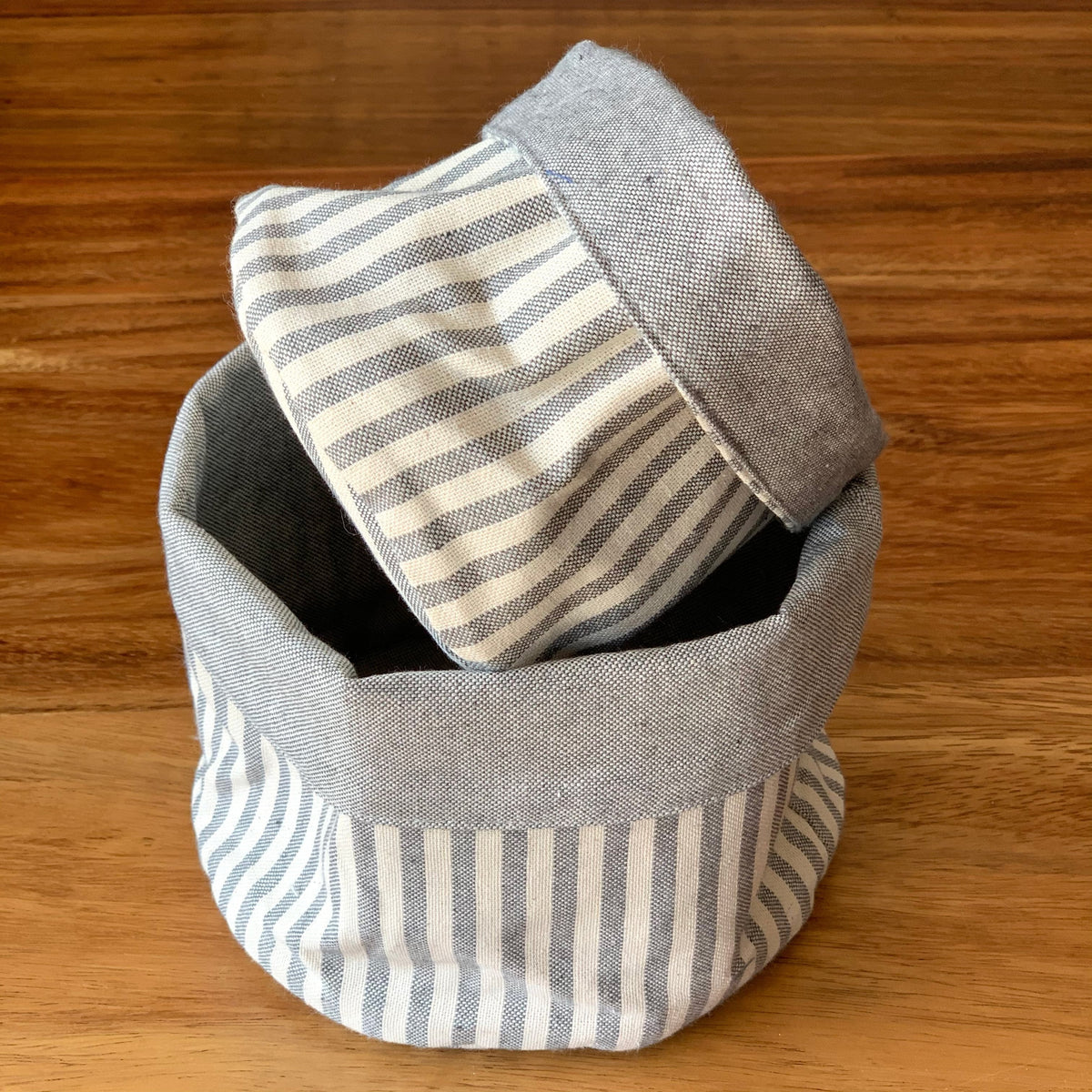 Stella Rayas Grises - Canasta para Pan