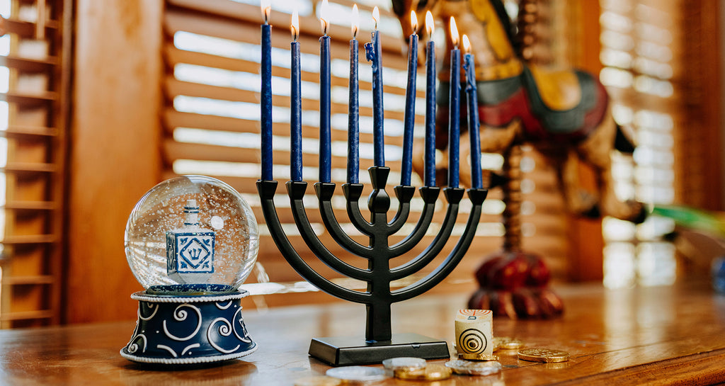 Dale un nuevo aire a tu decoración de mesa para Hanukkah