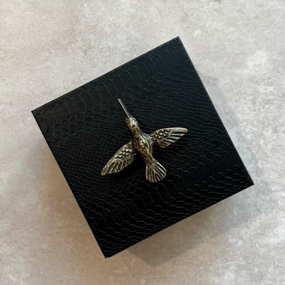 Ortiga Drillo Negro Colibrí (4 divisiones) - Caja para Té